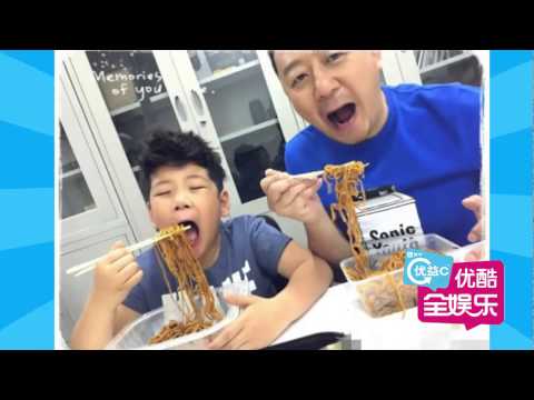 郭涛与儿子石头吃面 父子搞怪温馨满满