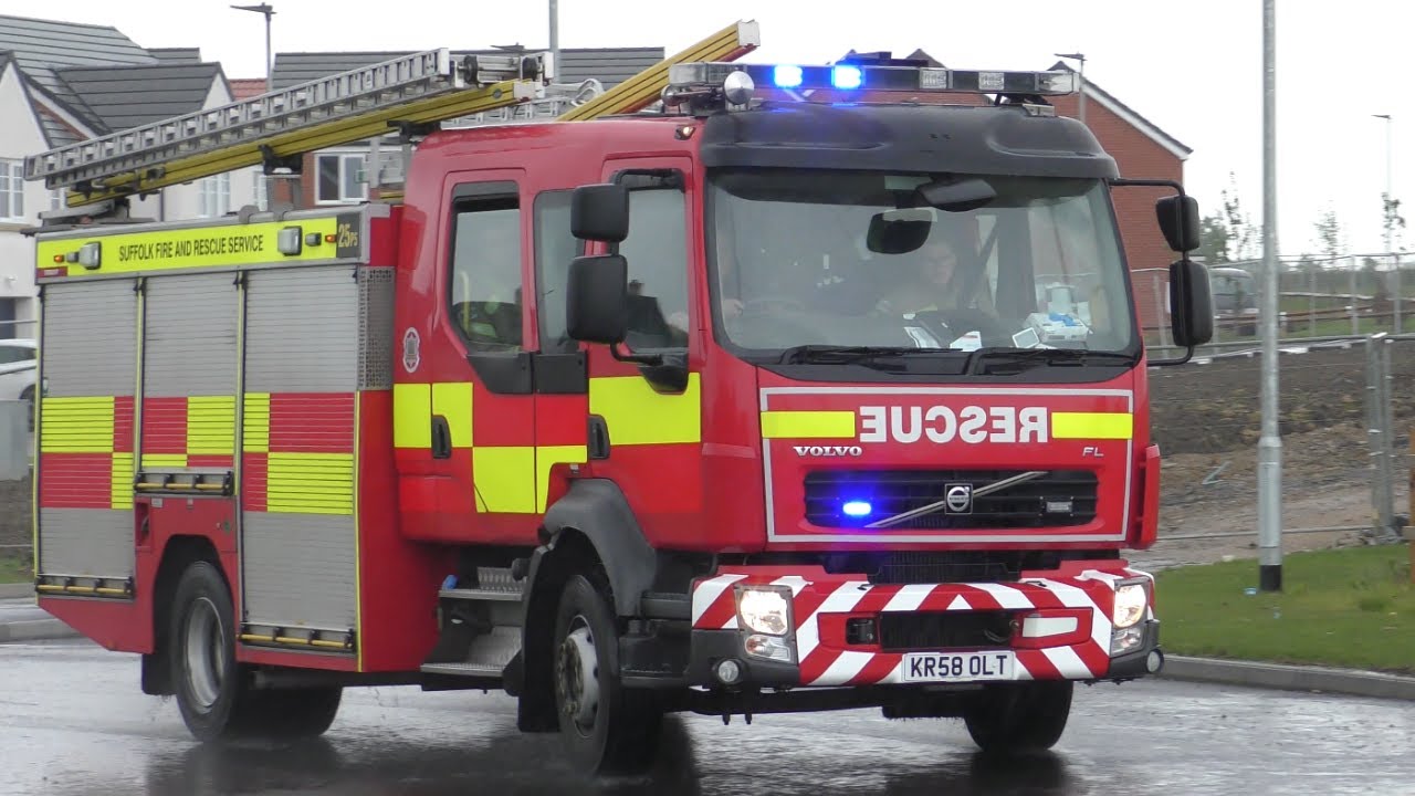 Suffolk Fire & Rescue Service - Sudbury PRT responding to Make Pumps 8 ...