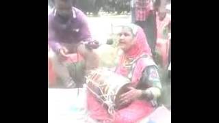 Kal ke wade pe gujre hi barso