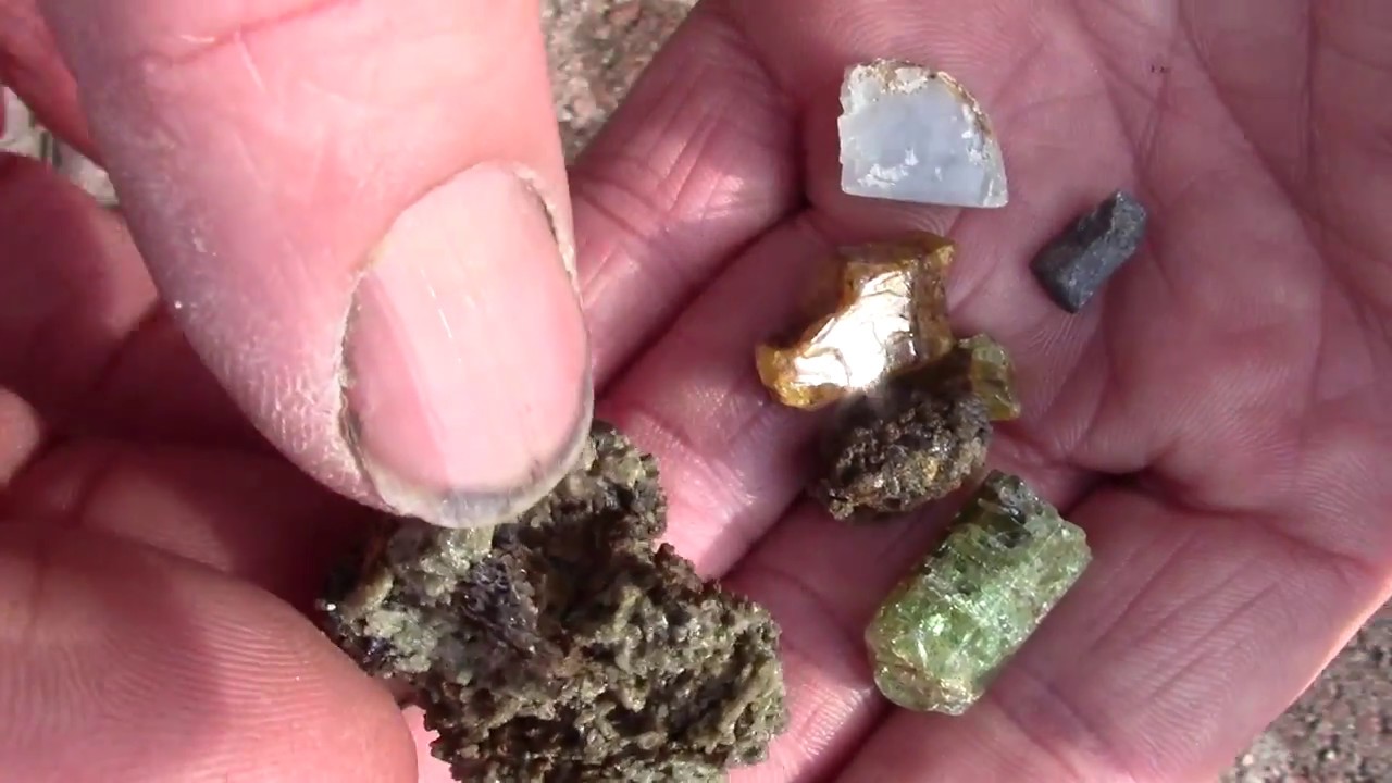 CRYSTAL COLLECTING AT TORY HILL ONTARIO YouTube