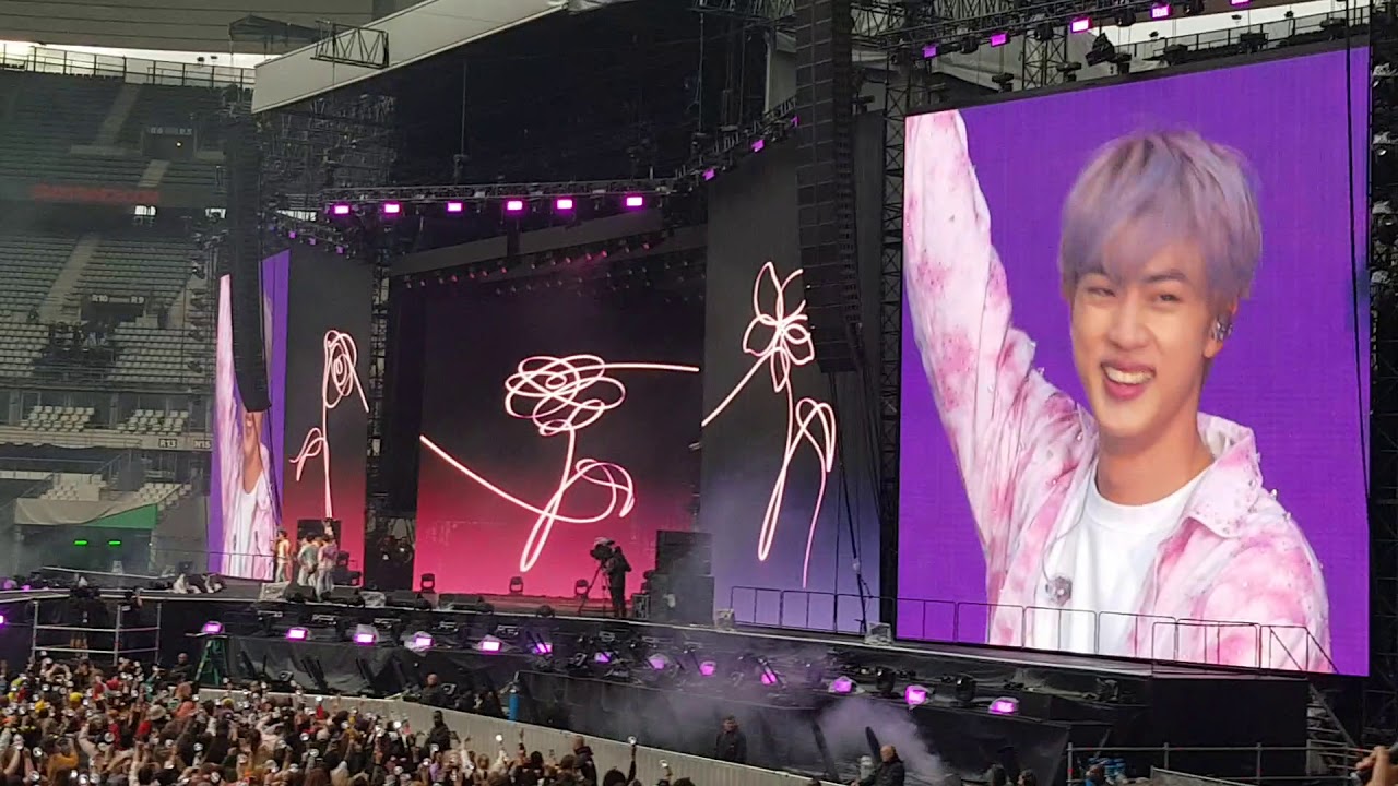 HALSEY MADE A SURPRISE TO ARMY AT BTS CONCERT IN PARIS !! 070619