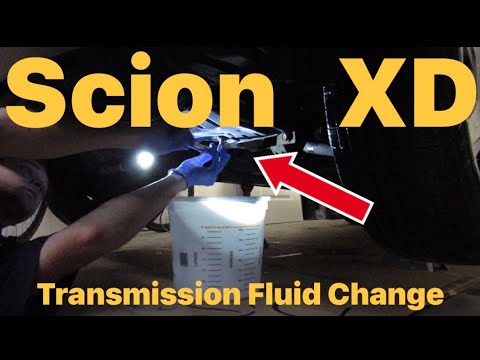 Vídeo: Como você verifica o fluido de transmissão em um Scion xD?