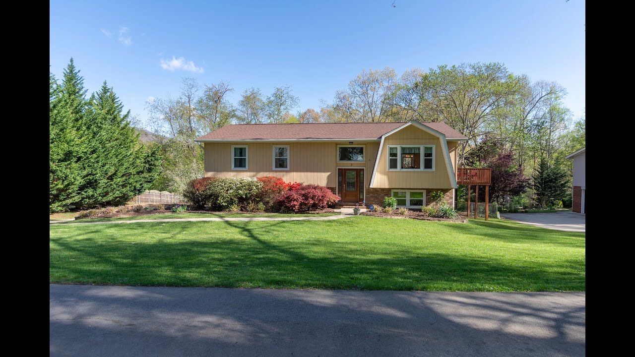 Virtual Walkthrough - 2 Oak Lane, Candler NC 28715 Virtual Walk Through