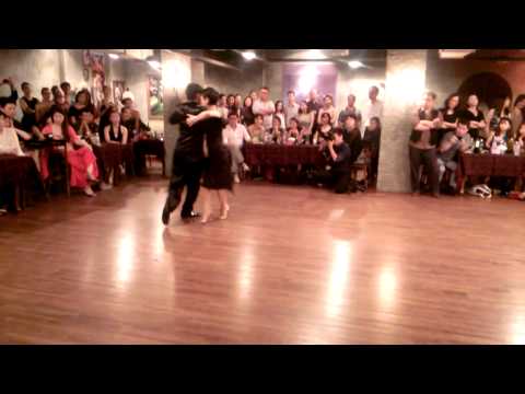 Rodrigo Videla y Inkyoung lee ( fish ) / poema - El Tango Cafe
