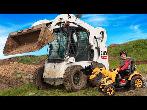 Traktor mini loader rusak