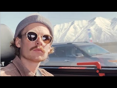 Hollow Coves - Moments (European Tour 2022)