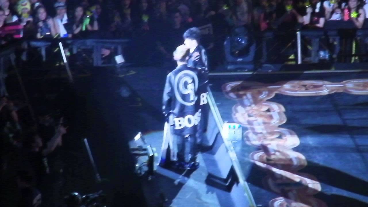 130608 BAD BOY+TALK - G-DRAGON & SEUNGRI @ BANGKOK ONE OF A KIND