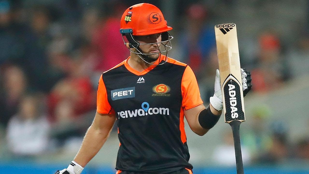 Livingstone lights up Geelong with furious fifty