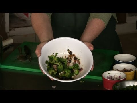Broccoli, Red Onion, Pecan & Raisin Salad : Broccoli Salads