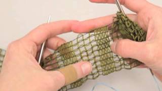 How to Knit a Swirl Ruffle Scarf