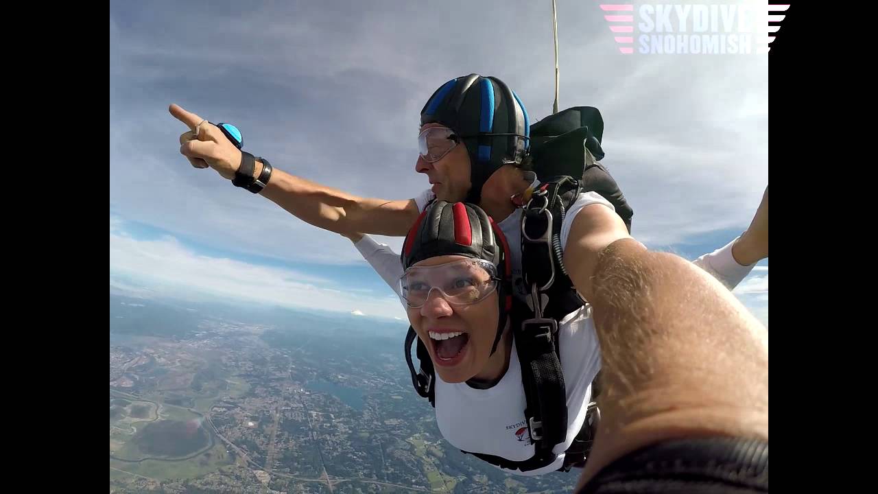 Elisa Parry's Tandem skydive!