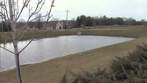 Body found in car in retention pond in Westfield I...
