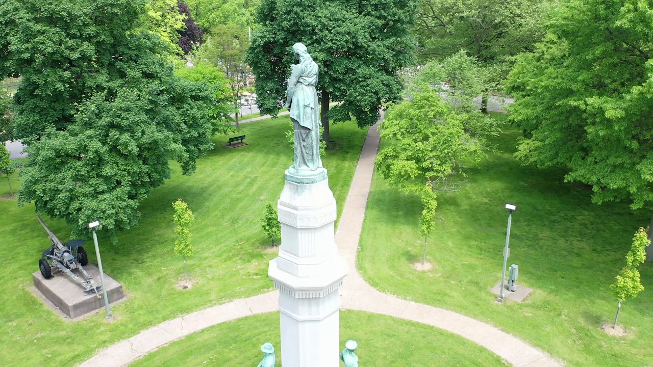 Quick clip of the monument in Mac Square and gazebo, Beaver, PA YouTube