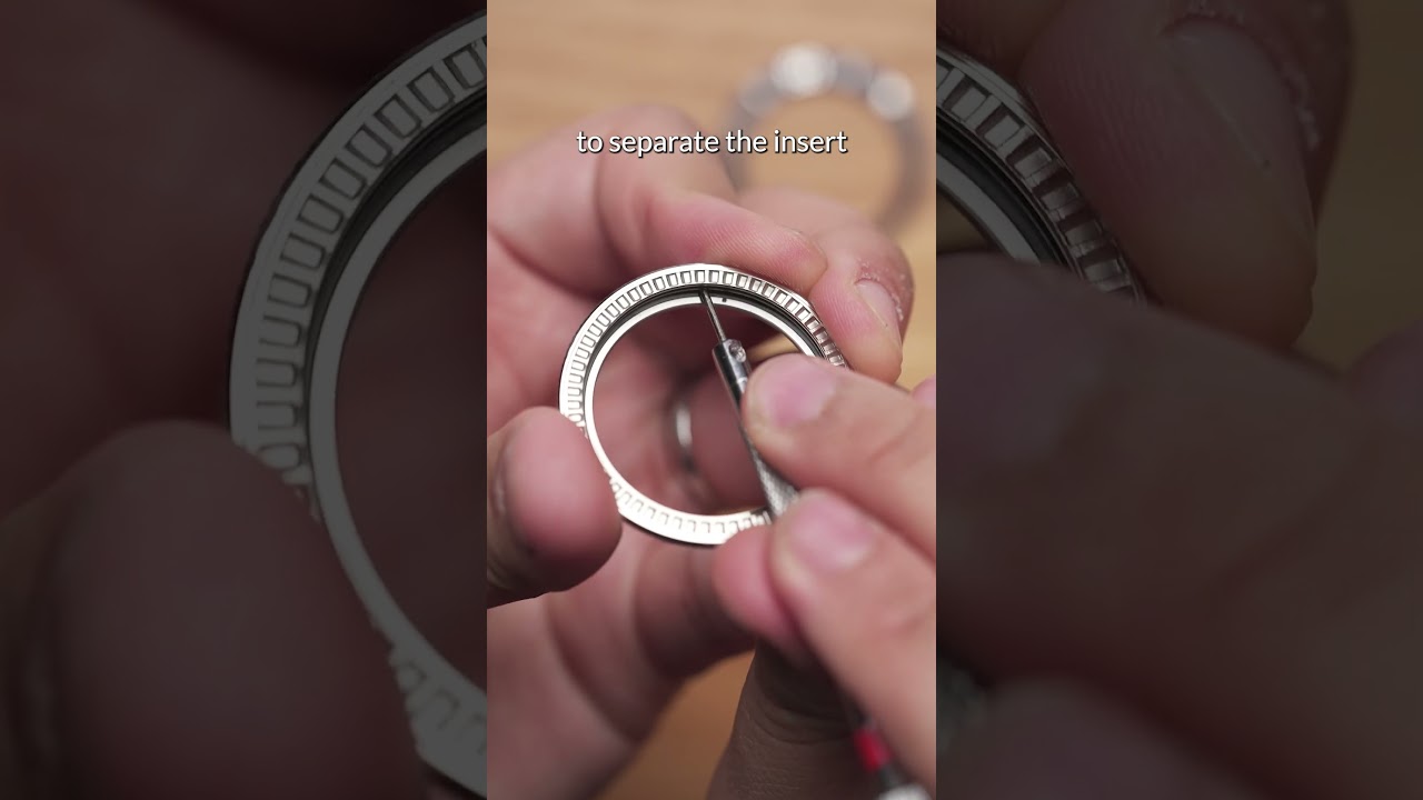 Давайте поменяем эту вставку на безеле