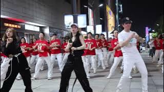 一首广场舞《飘洋过海来看你》，勾起满满回忆