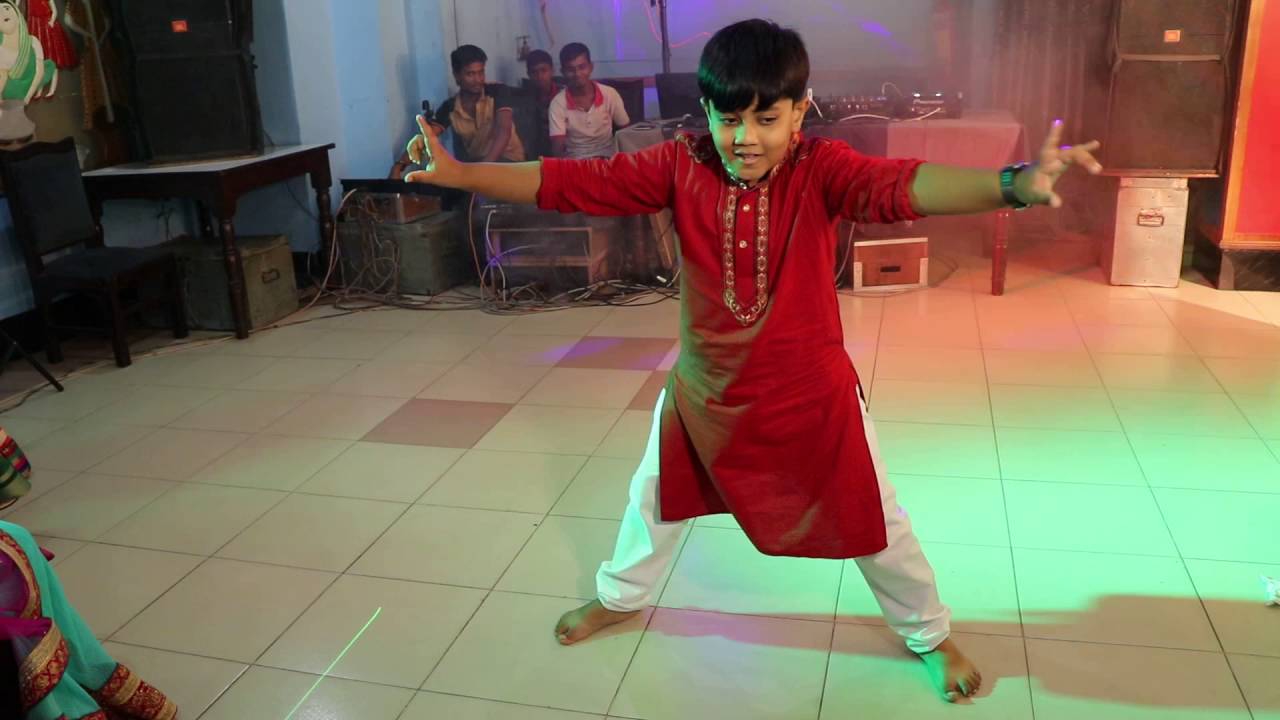 Rahil Dancer Rahil's dance on Nitol & Abir's Holud - YouTube