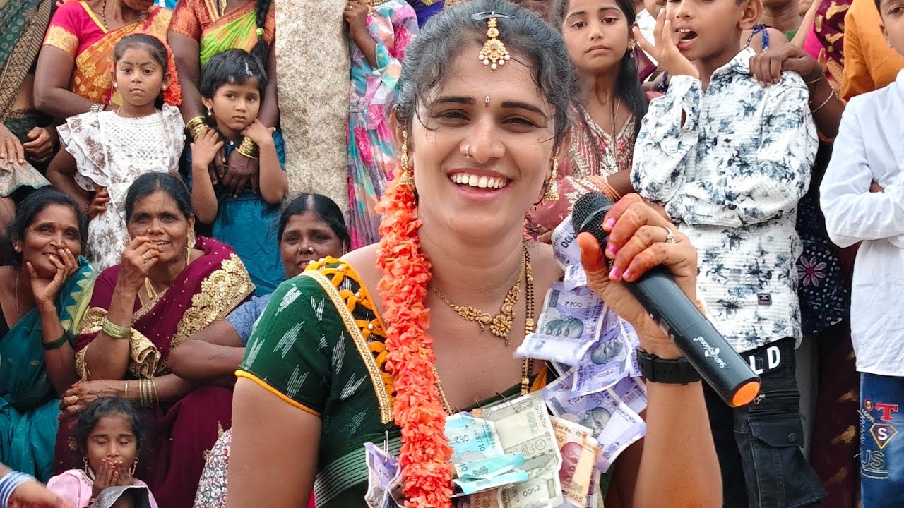 తనివి తీరలేదే నా మనసు నిండలేదే సాంగ్ పాడుతున్న సమీరా 8317600598