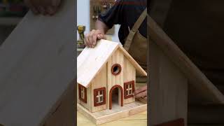 DIY Fabrication d'une Superbe Maison d'Oiseaux en Bois - Le Projet qui Attire les Moineaux