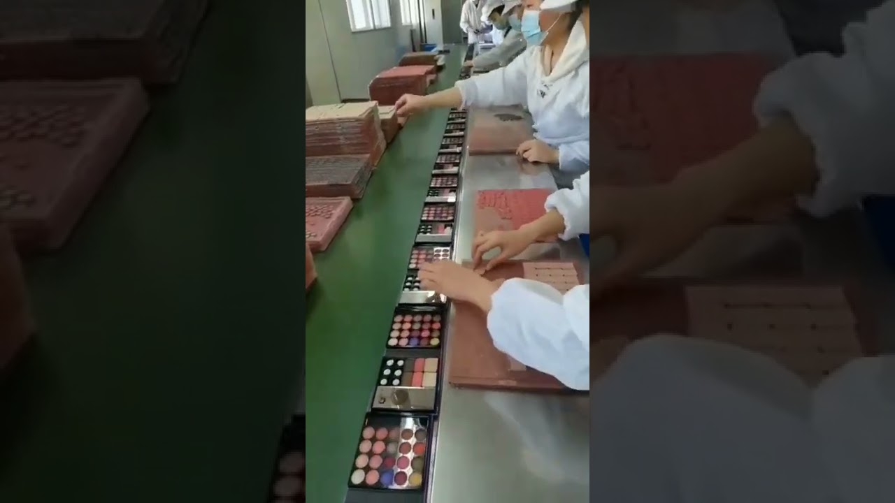 produção de como é montado as maquiagens 