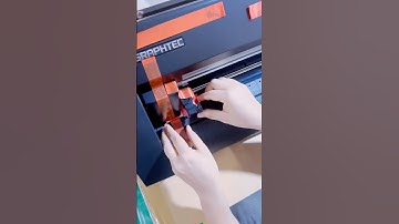 Kiểm tra máy cắt decal Graphtec CE8000-60 trước khi giao cho khách