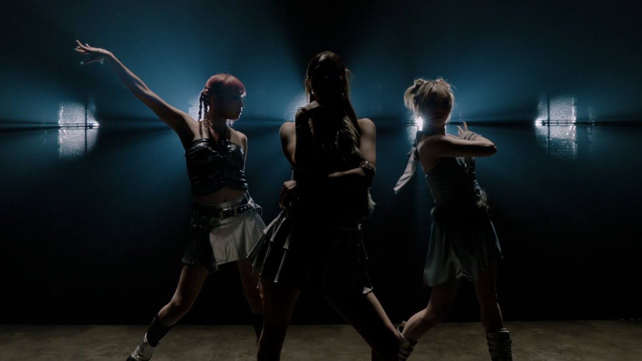 Para Para Performance Video by MELty