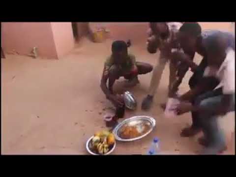 ضاع الاكل وهم يصلون مسخره