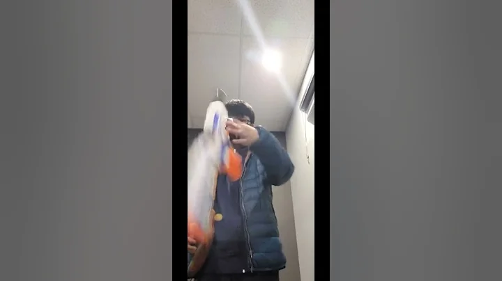 Doing 3 Different reloads using the Retaliator Nerf Gun