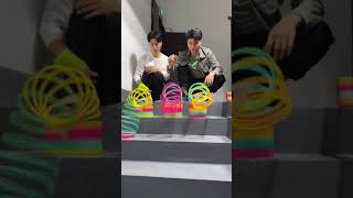 REVIEW MAGIC CIRCLES - Playing with rainbow circles @Toyshorts #shorts
