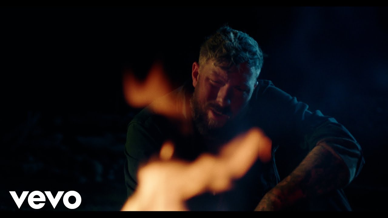 Guarda Ben Fuller - Walk Through Fire (Music Video) su YouTube Guarda Ben Fuller - Walk Through Fire (Music Video) su YouTube
