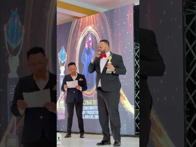 los Golden Latino Awards reconocieron a Tax Seguro por nuestra contribución a la comunidad latina