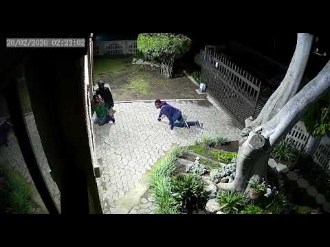 Men caught on camera stealing a bike - YouTube