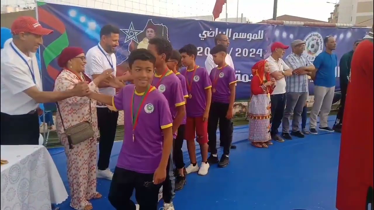 نادي العرفان الرياضي يُتوج بجوائز الميدالية والكأس في حفل تتويج أبطال دوري تشالنچ الذهبي