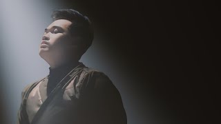 กีดกัน (Skyline) - โอม Cocktail | Cover