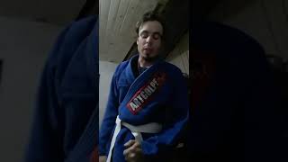 Download Lagu Defesa pessoal. #asalto a mão armada  (arma branca) faca. MP3