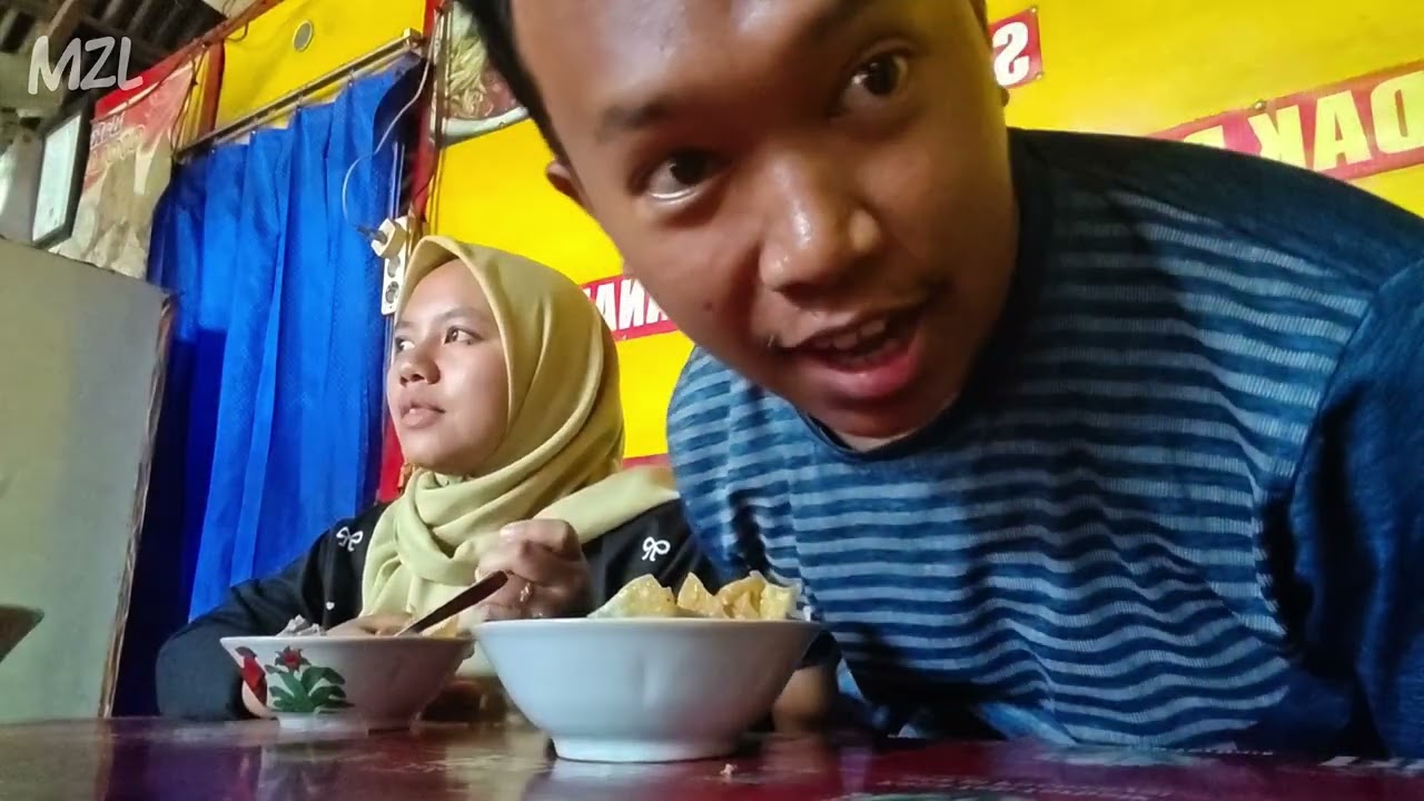 Pertama kali jadi Food Vloger, makan bakso pedas, di cuaca panas??!!! #fyp #vlog #donomulyo 