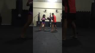 Pai Ensinar Filha Luta Muay Thai