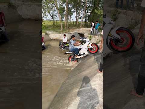 R15 v4 bike 🙈👀👀#viralvideo #mt15 #r15  #bikelover #shorts #short #viral #realbiker