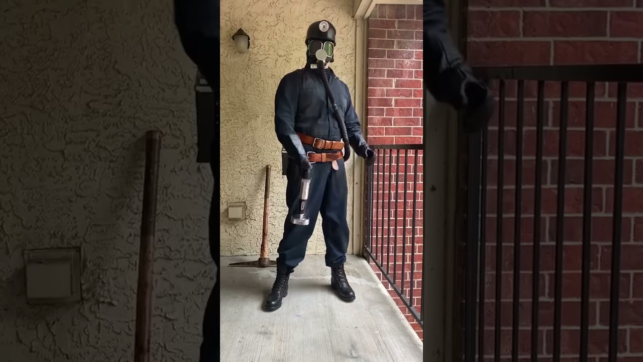 Harry warden costume preview