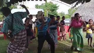 Tarian Bidu Dengan Gaya Unik Di Kdanung Kateri Kabupaten Malaka Ntt