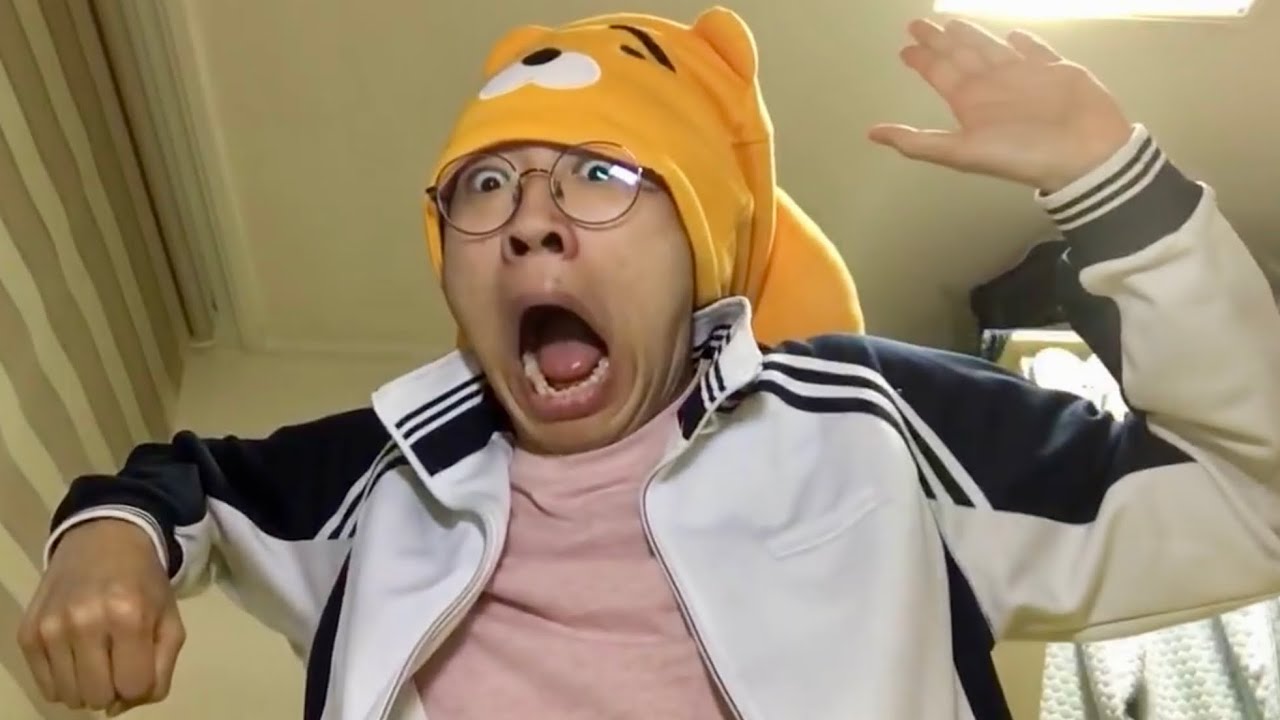 승헌쓰에게 바지 입었냐고 묻다