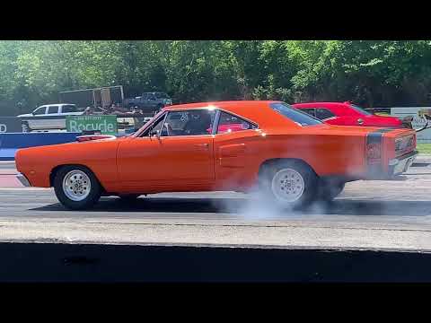 #HellCat VS 440 6/pack #SuperBee 1969 @fancyrides5366 #subscribe