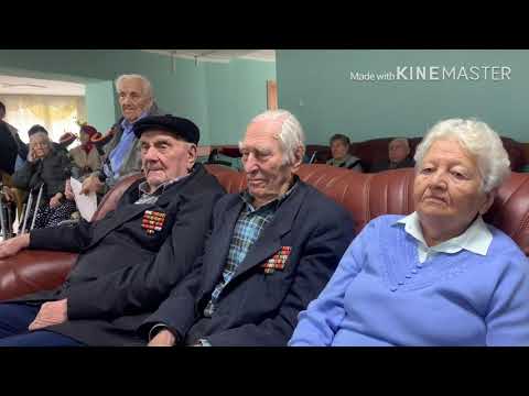 В свои 96 лет Елена Ивановна Борисова великолепно играет на пианино