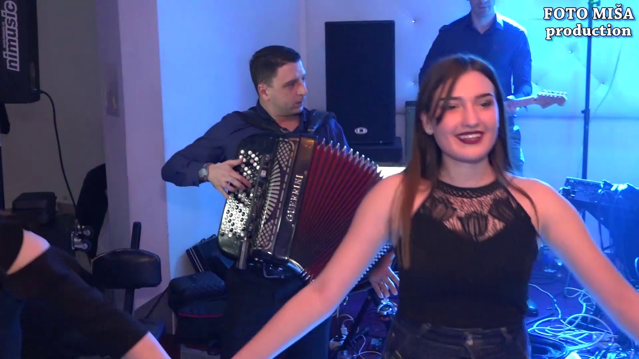 Orkestar ‚‚MAĐIONIČARI‚‚ -Splet kola za sve goste-18.rođendan Nevene Nikolic