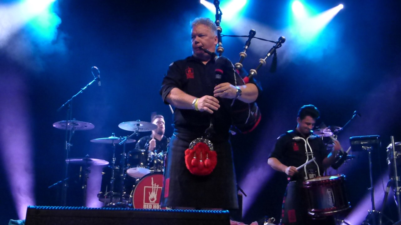 Red Hot Chilli Pipers - Everybody Dance Now - Wiesbaden 8.11.16