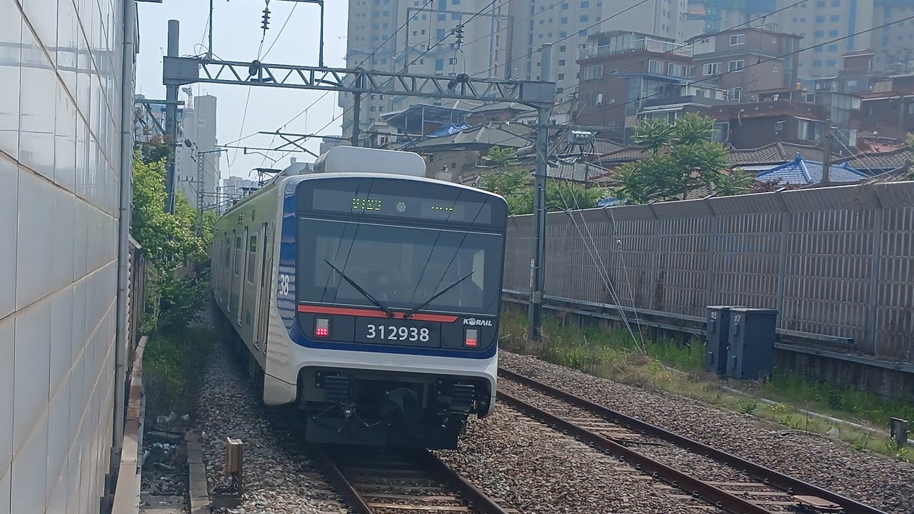 [1호선] 코레일 312B38편성 인천행 신이문역 발차(Seoul line 1) - YouTube