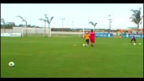 Barcelona S.C. entrenado en el complejo de Orense S.C. en Machala.