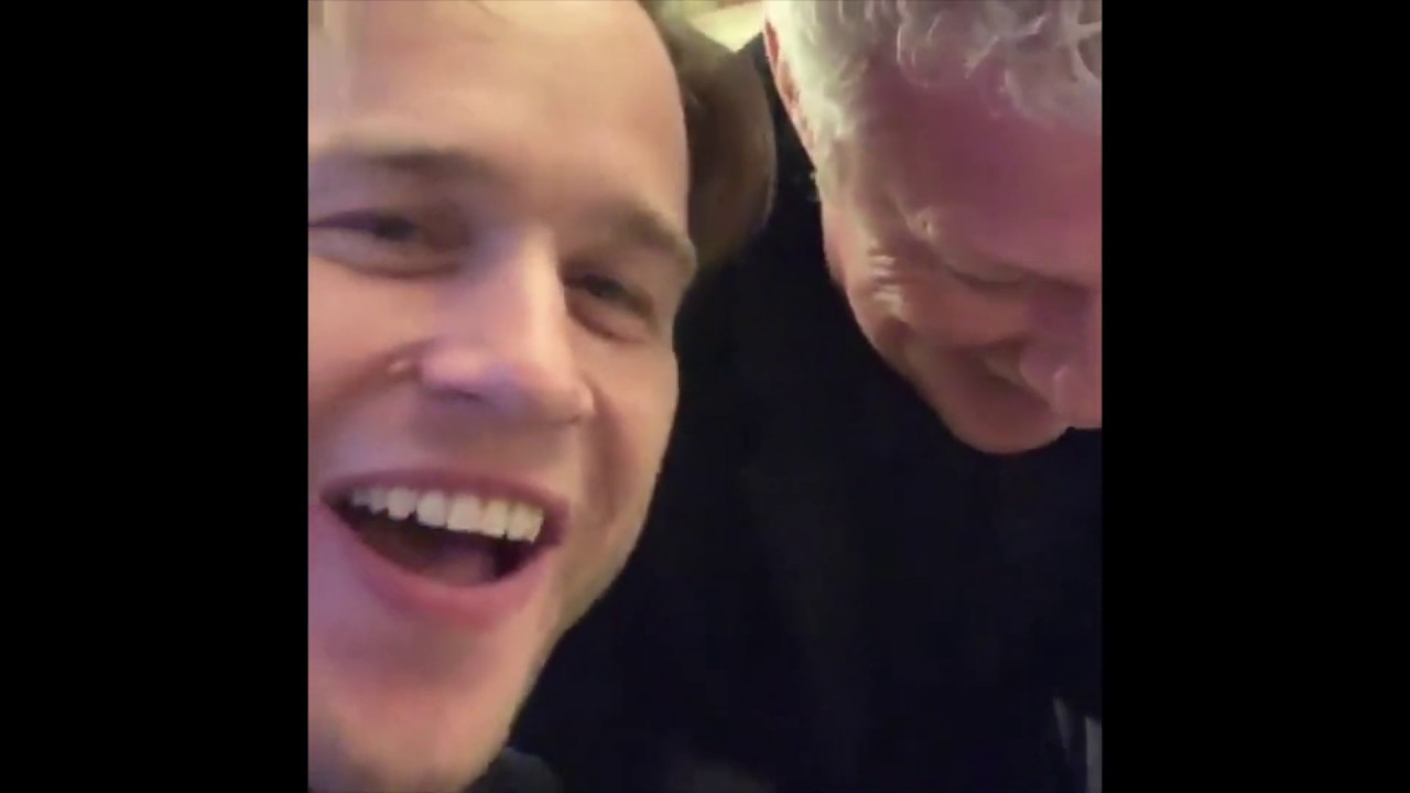 Corporate Magician from Bromley David Redfearn performs a magic trick for Olly Murs.