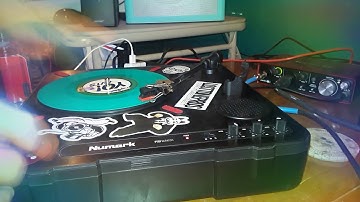 the Un.D-F1nD YO! CUTS Vol.3 Numark pt01 skratch session