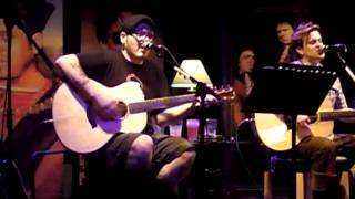 Bowling for Soup - 1985 (acoustic) (1st April 2011 @ The Junction)