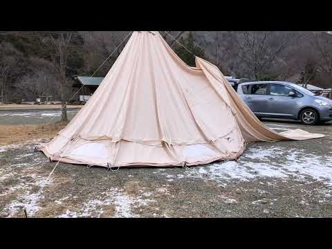 塩原グリーンビレッジのキャンプ場にて、テント設営